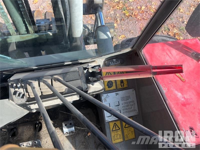 JCB 940 4x4 Rough Terrain Forklift Geländestapler