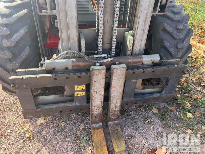JCB 940 4x4 Rough Terrain Forklift Terenski viličar