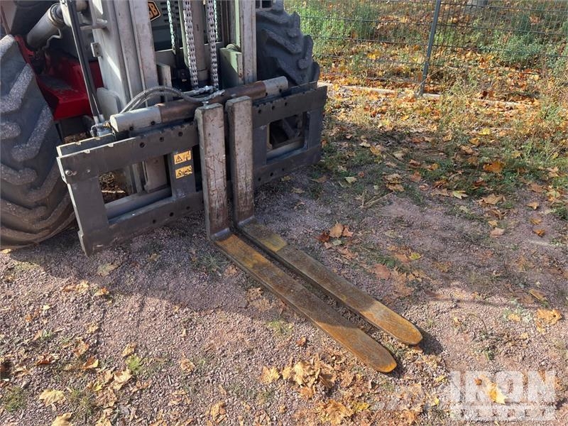 JCB 940 4x4 Rough Terrain Forklift Terenski viličar