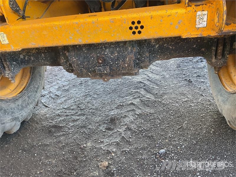 JCB 9FT 9 ton 4x4 Dumper عربات نقل قلابة للمواقع