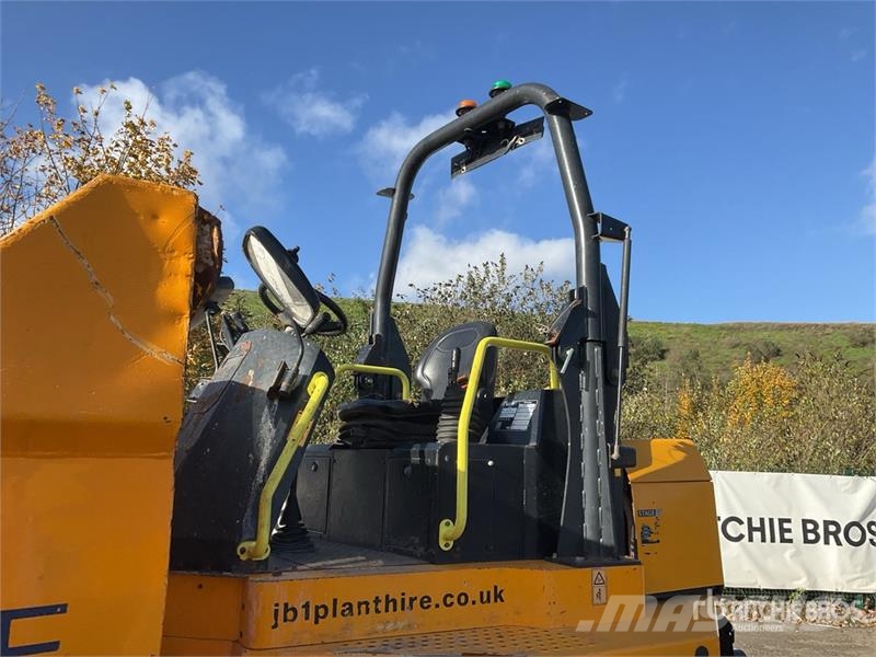 JCB 9FT 9 ton 4x4 Dumper (Inoperable) عربات نقل قلابة للمواقع