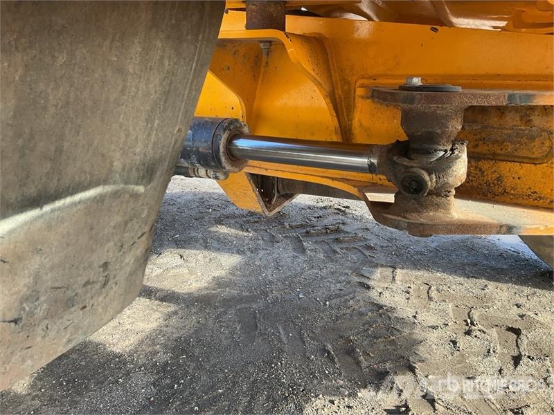JCB 9FT 9 ton 4x4 Dumper (Inoperable) عربات نقل قلابة للمواقع