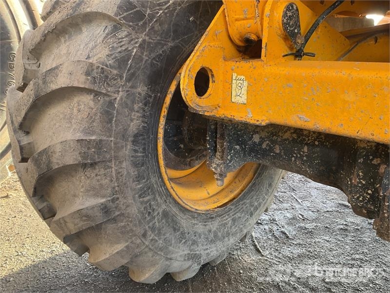 JCB 9FT 9 ton 4x4 Dumper عربات نقل قلابة للمواقع