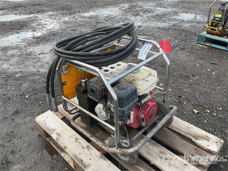 JCB Beaver Hydraulic Power Pack مطارق دق خوازيق هيدروليكية