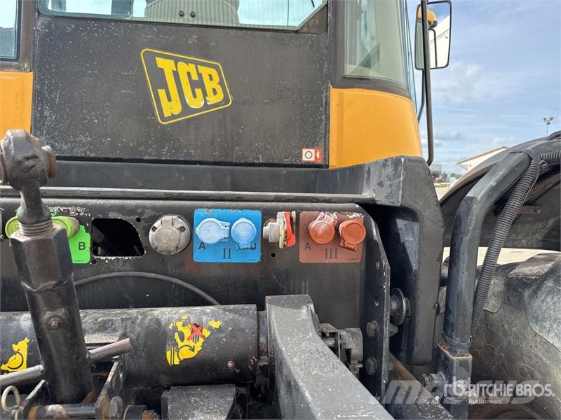 JCB Fastrac 3185 Autoshift 4WD Tractor Tractors