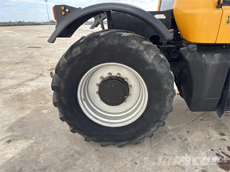 JCB Fastrac 3185 Autoshift 4WD Tractor Tractors