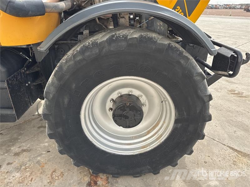 JCB Fastrac 3185 Autoshift 4WD Tractor Tractors
