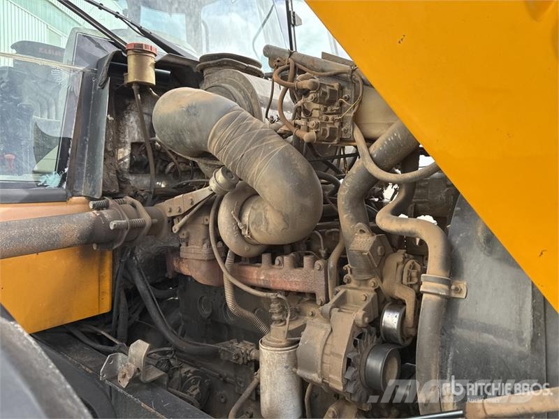 JCB Fastrac 3185 Autoshift 4WD Tractor Tractors