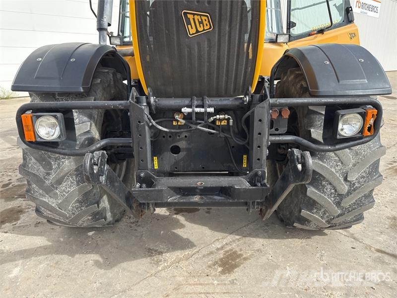 JCB Fastrac 3185 Autoshift 4WD Tractor Tractors