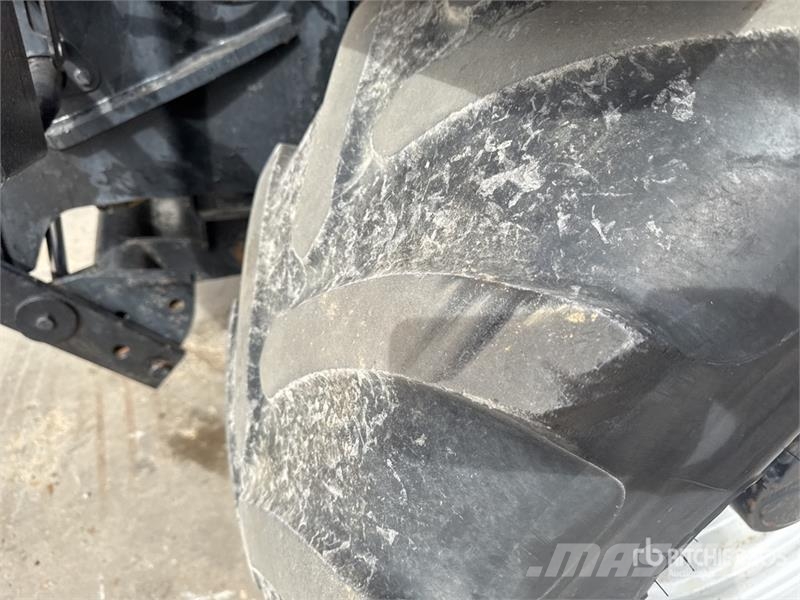 JCB Fastrac 3185 Autoshift 4WD Tractor Tractors