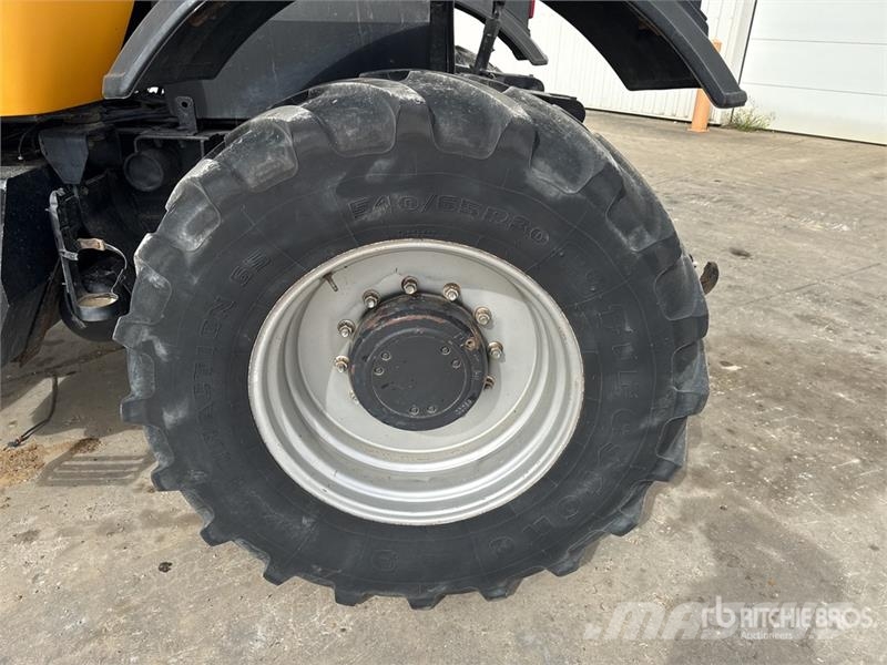 JCB Fastrac 3185 Autoshift 4WD Tractor Tractors