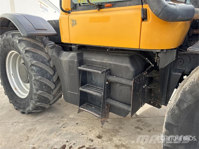 JCB Fastrac 3185 Autoshift 4WD Tractor Tractors