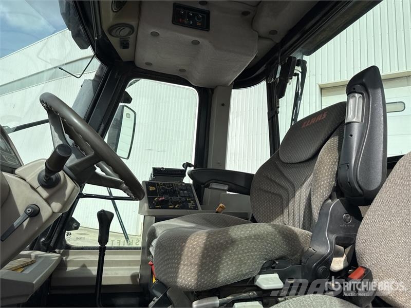 JCB Fastrac 3185 Autoshift 4WD Tractor Tractors