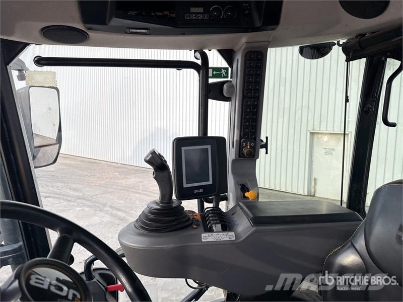 JCB Fastrac 4220 4x4 Tracteur Agricole 4WD Tractor Tractors