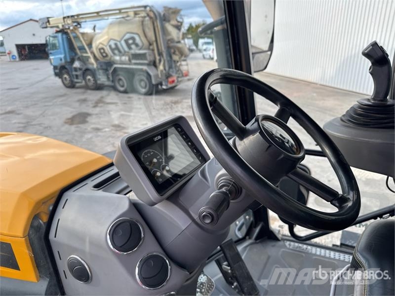 JCB Fastrac 4220 4x4 Tracteur Agricole 4WD Tractor Tractors
