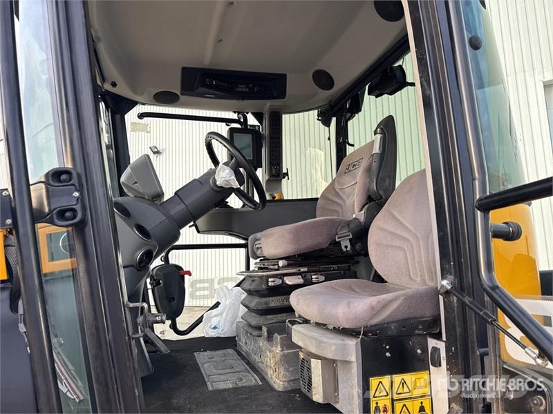 JCB Fastrac 4220 4x4 Tracteur Agricole 4WD Tractor Tractors