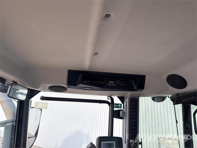 JCB Fastrac 4220 4x4 Tracteur Agricole 4WD Tractor Tractors