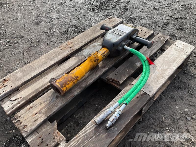 JCB HM26 Hydraulic Breaker مطارق / كسارات