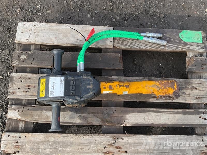 JCB HM26 Hydraulic Breaker مطارق / كسارات