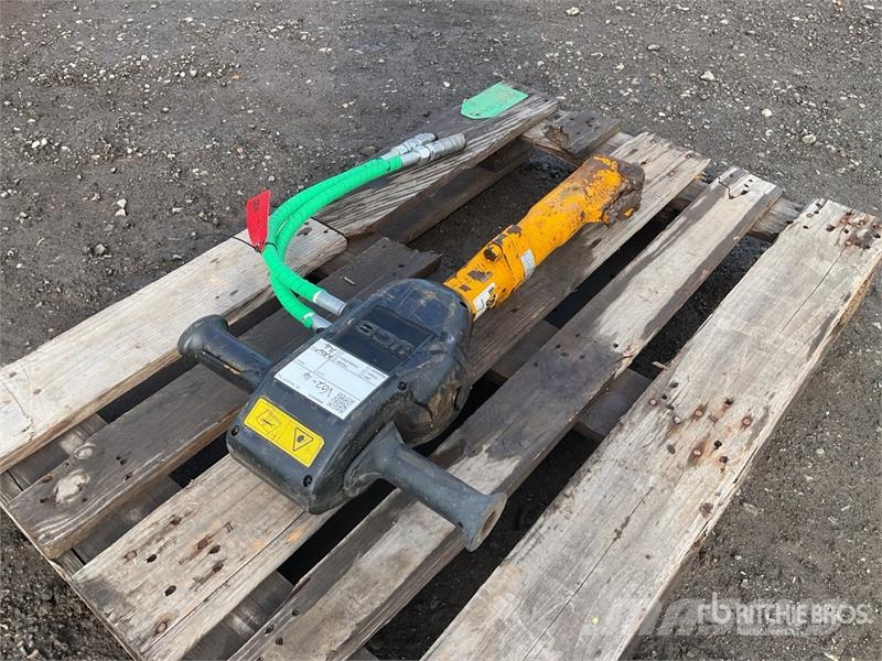 JCB HM26 Hydraulic Breaker مطارق / كسارات