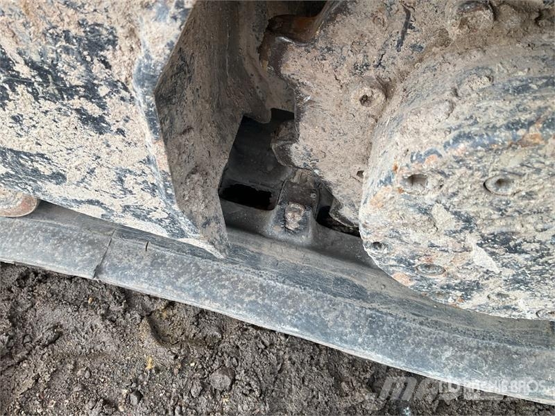 JCB HTD05 Hi-Tip Crawler Dumper Minidumpperit