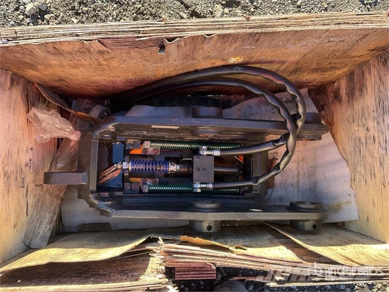 JCB Hydraulic Quick Coupler (Unused) موصلات سريعة
