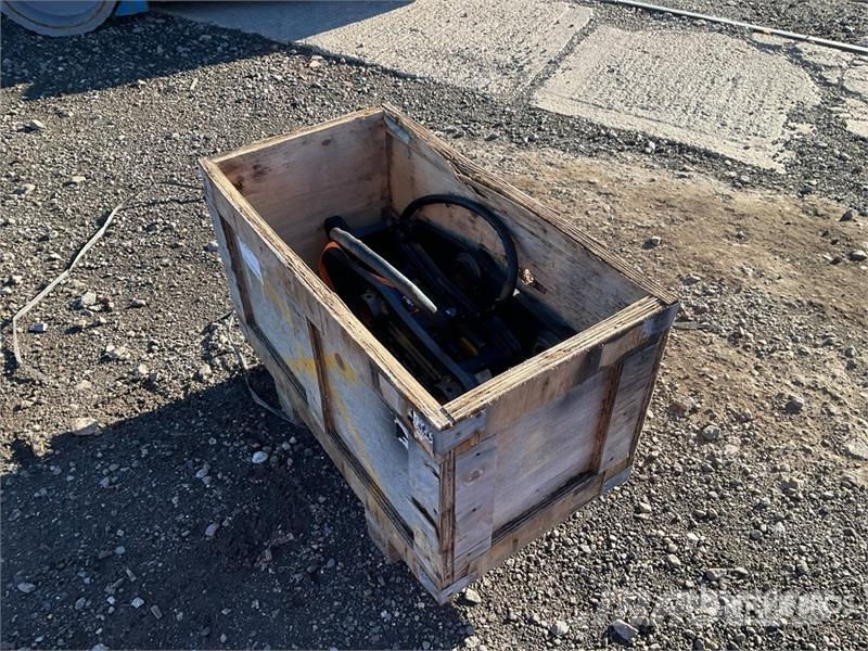JCB Hydraulic Quick Coupler (Unused) موصلات سريعة