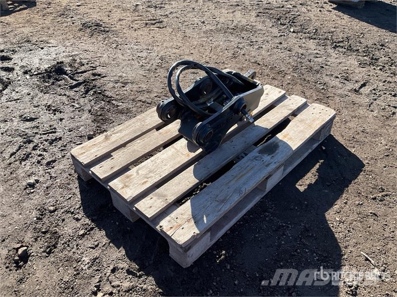 JCB Hydraulic Quick Coupler (Unused) Brze spojke