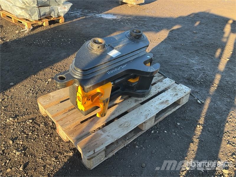 JCB Hydraulic Quick Coupler - Fits 18-25T Excavator (U Brze spojke