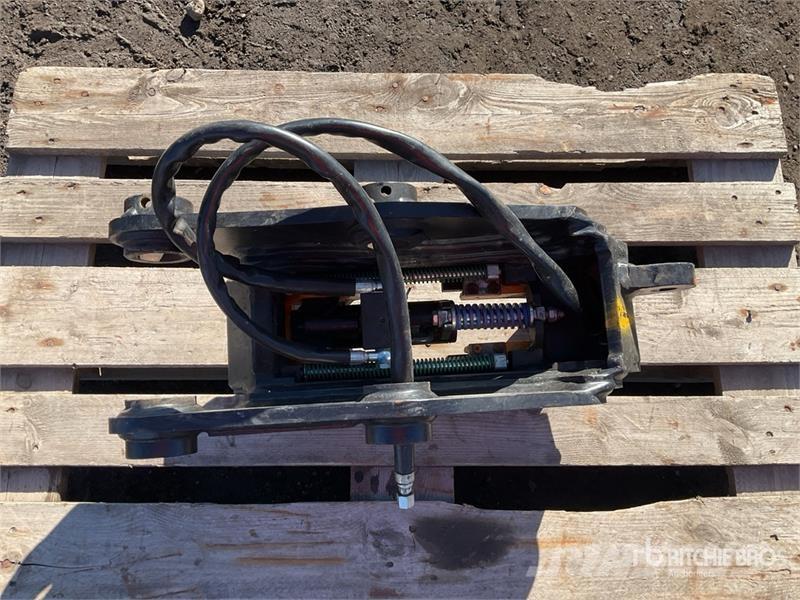 JCB Hydraulic Quick Coupler (Unused) Brze spojke