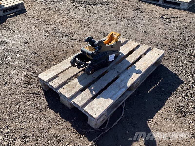 JCB Hydraulic Quick Coupler (Unused) Brze spojke