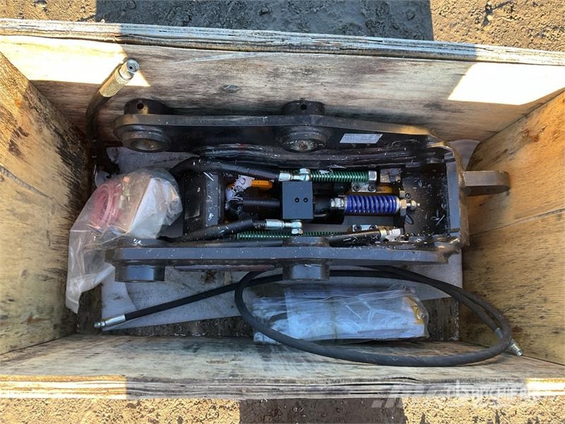 JCB Hydraulic Quick Coupler (Unused) موصلات سريعة
