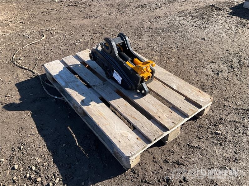 JCB Hydraulic Quick Coupler (Unused) Brze spojke