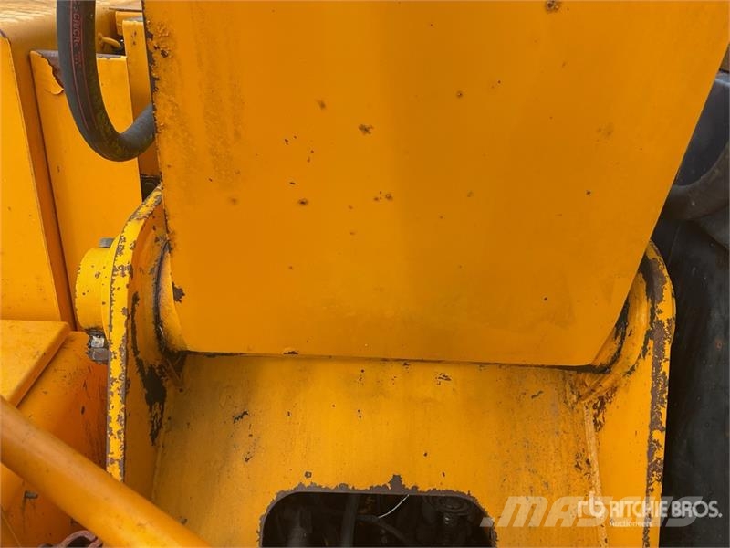 JCB JS130 Kāpurķēžu ekskavatori