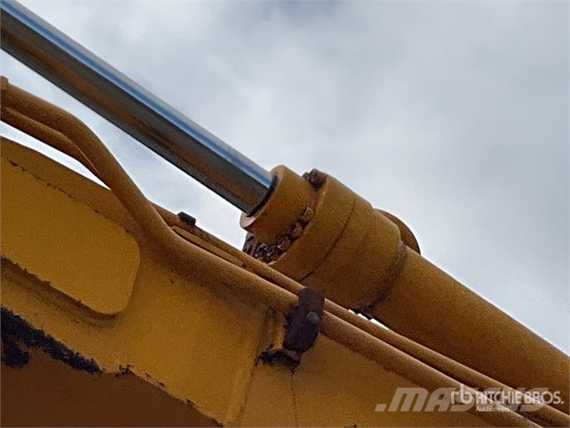 JCB JS130 Kāpurķēžu ekskavatori