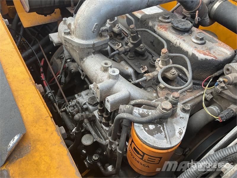 JCB JS130 Kāpurķēžu ekskavatori