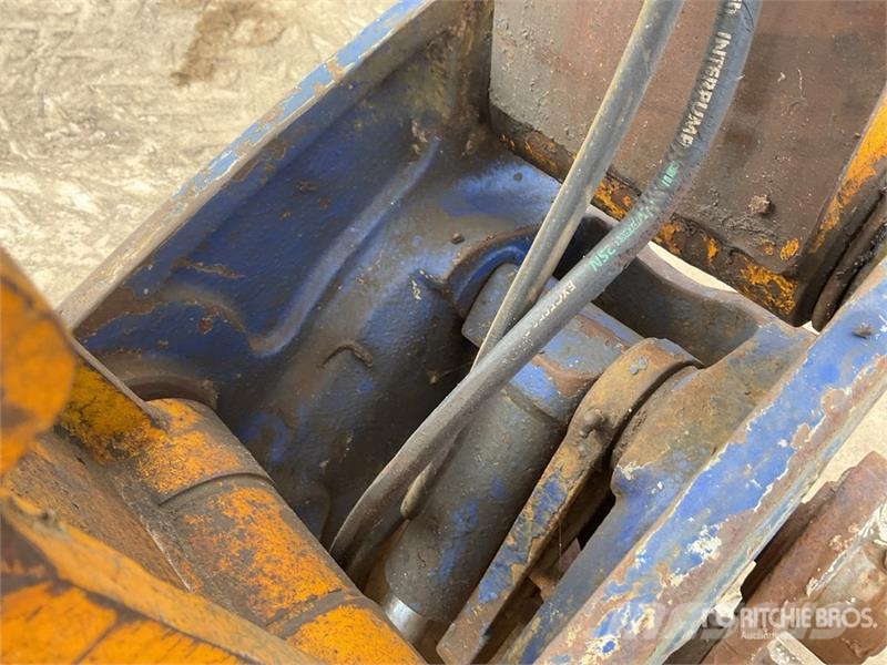 JCB JS130 Kāpurķēžu ekskavatori