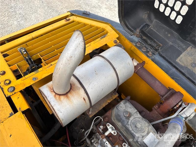 JCB JS130 Rupsgraafmachines
