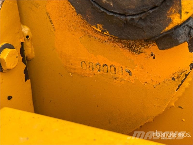 JCB JS130 Rupsgraafmachines