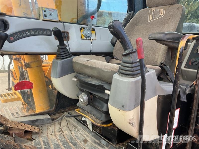 JCB JS130 Kāpurķēžu ekskavatori