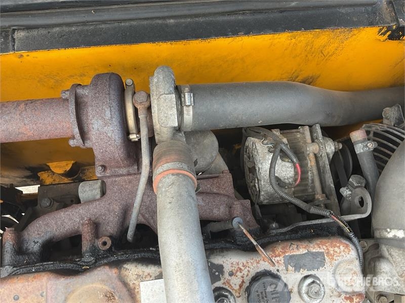 JCB JS130 Kāpurķēžu ekskavatori