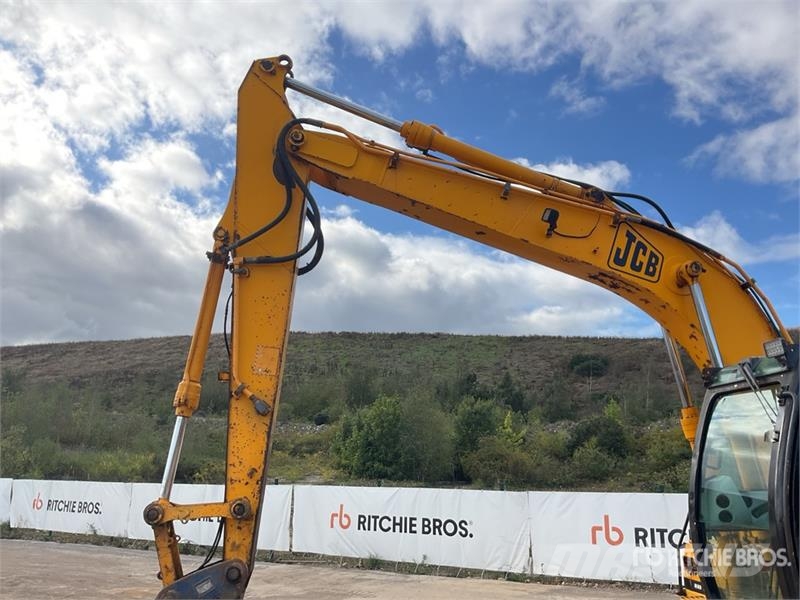 JCB JS130 Kāpurķēžu ekskavatori