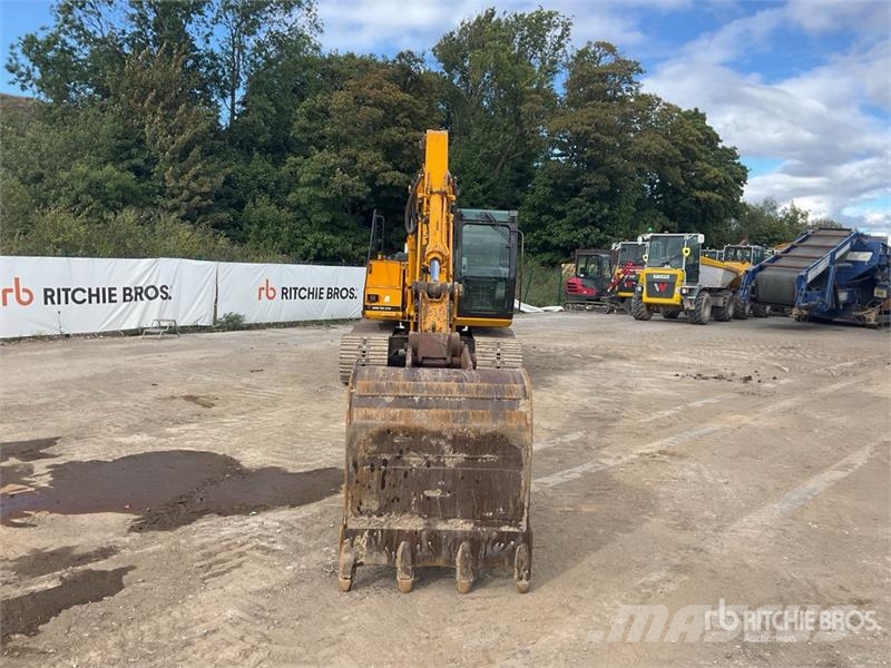 JCB JS130 Kāpurķēžu ekskavatori