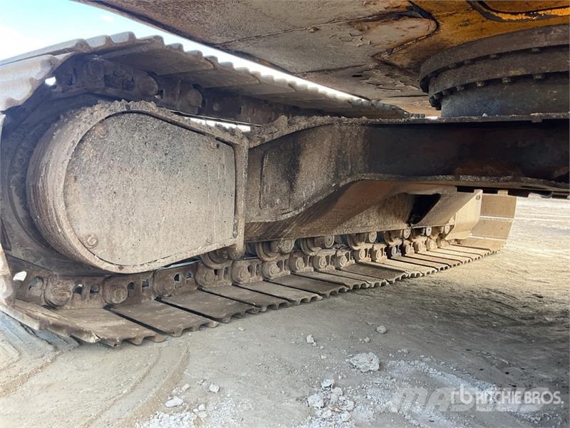 JCB JS130 Kāpurķēžu ekskavatori