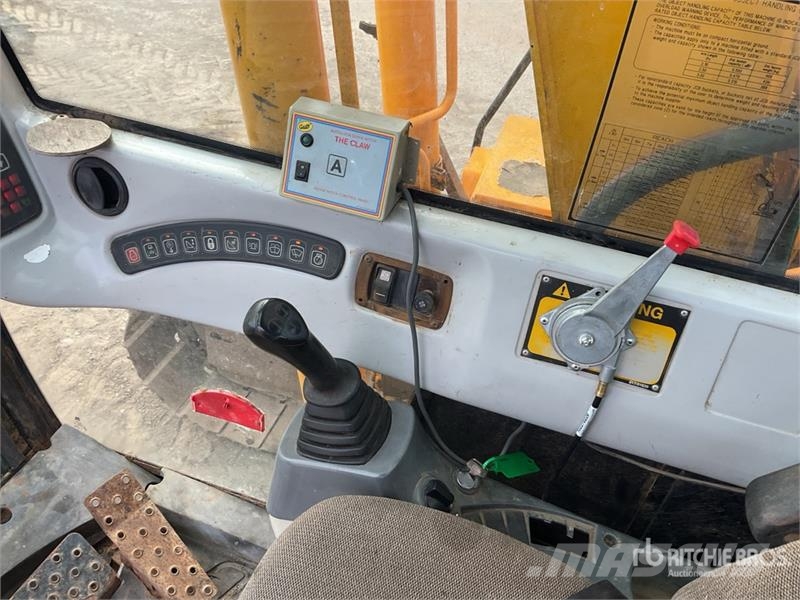JCB JS130 Kāpurķēžu ekskavatori