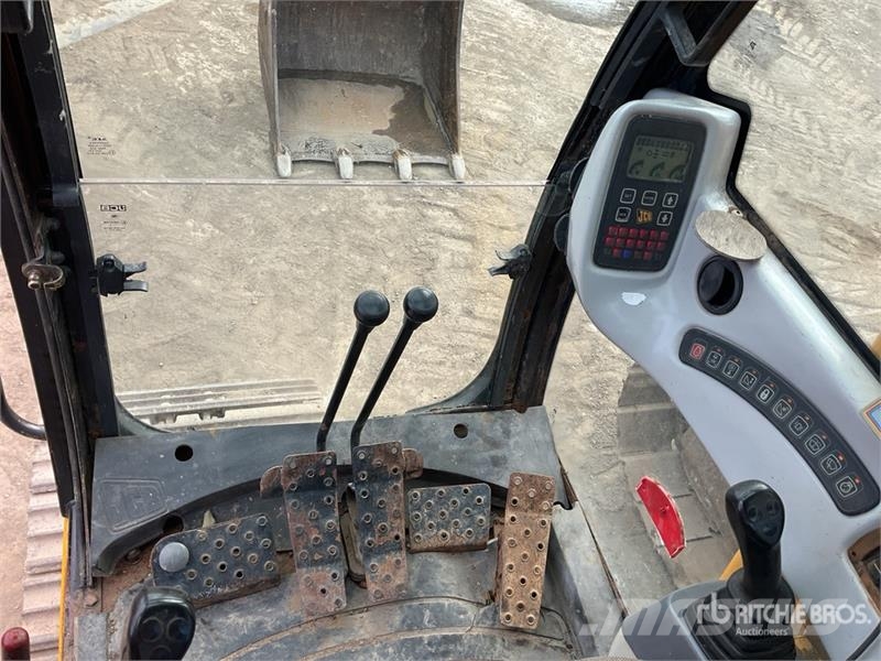 JCB JS130 Kāpurķēžu ekskavatori