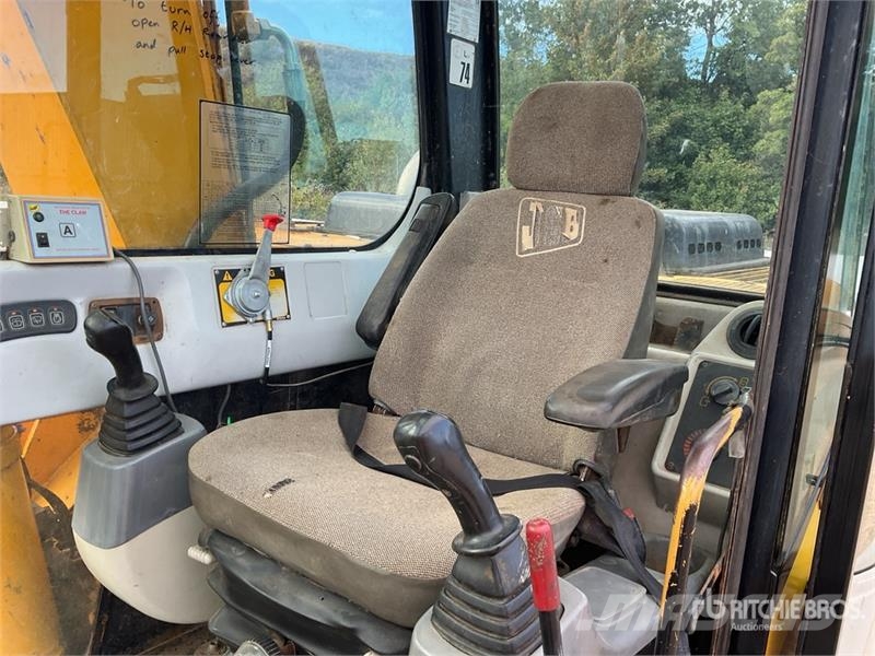 JCB JS130 Kāpurķēžu ekskavatori