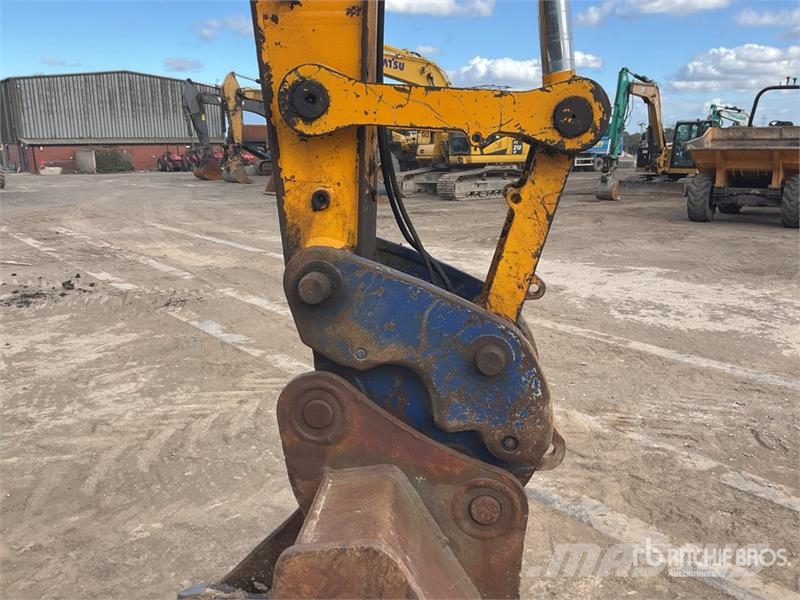 JCB JS130 Kāpurķēžu ekskavatori