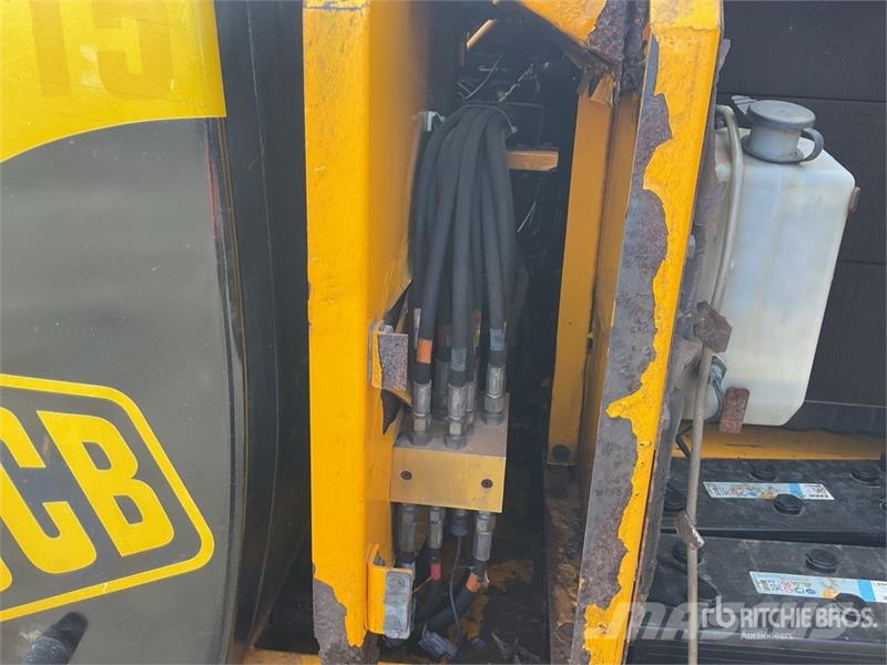 JCB JS130 Kāpurķēžu ekskavatori