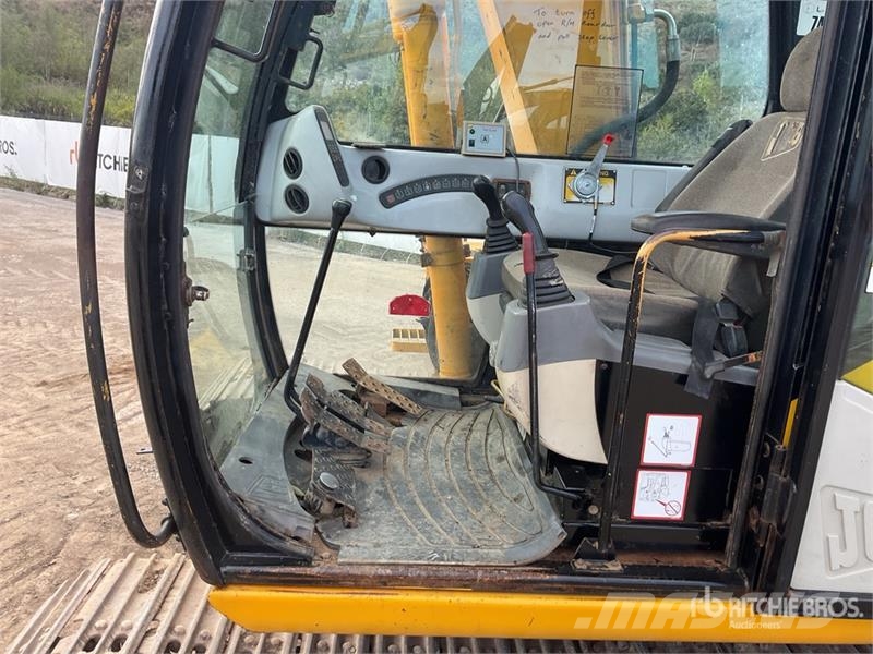JCB JS130 Kāpurķēžu ekskavatori
